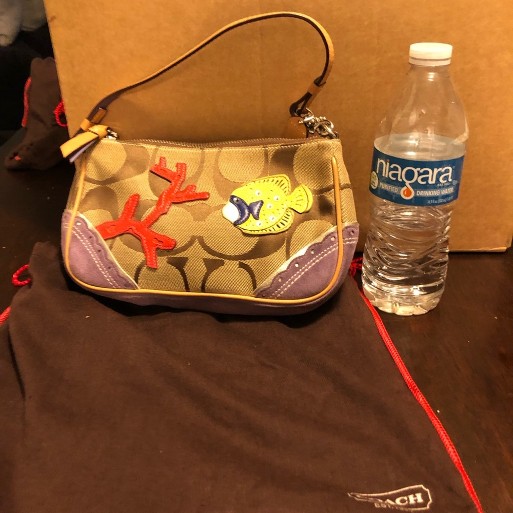 Coach hand purse w dust bag